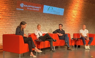 Livetalk im Einstein Kultur. Glücklich im Job. Was wir tun können. Einstein Kultur, Livetalk: "Glücklich im Job. Was wir tun können."